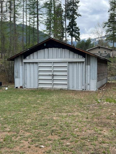 7349 Majestic Road, Kingsgate, British Columbia  V0B 1V1 - Photo 6 - 10347453