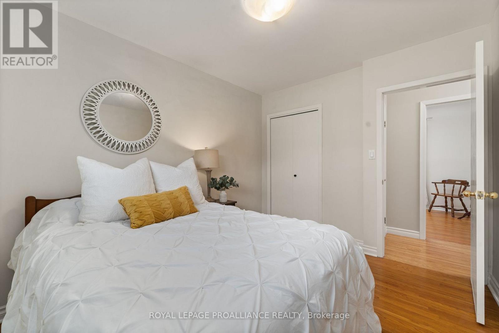 11 Adrian Street, Belleville, Ontario  K8P 4H8 - Photo 14 - X12142273