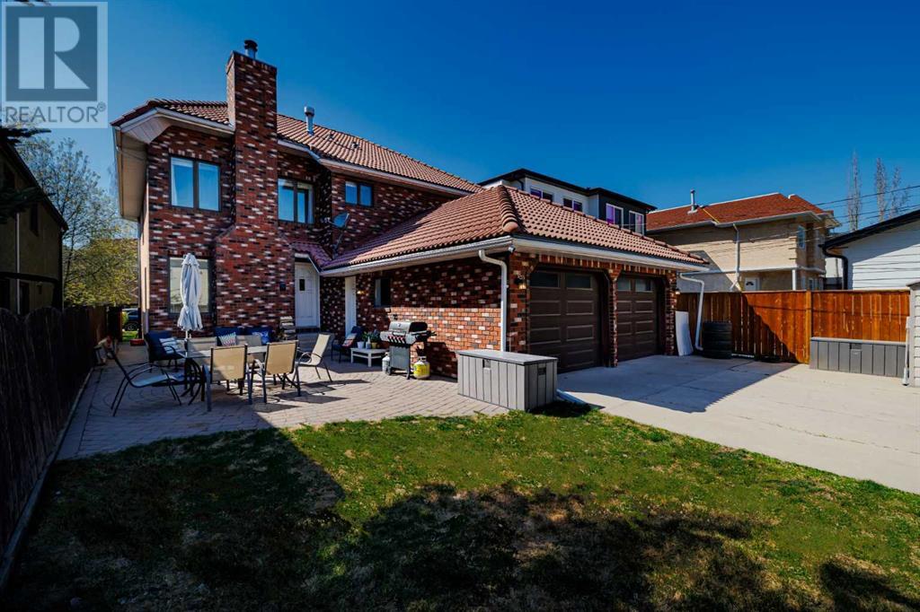 Property at 3522 15 Street SW image 3