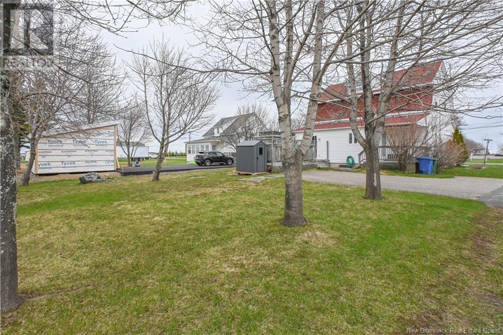 Property at 111 rue Degrâce Street image 3