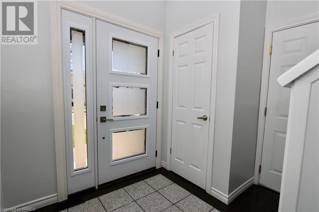 47 Richardson Street, Brantford, Ontario  N3T 1H7 - Photo 7 - 40727025
