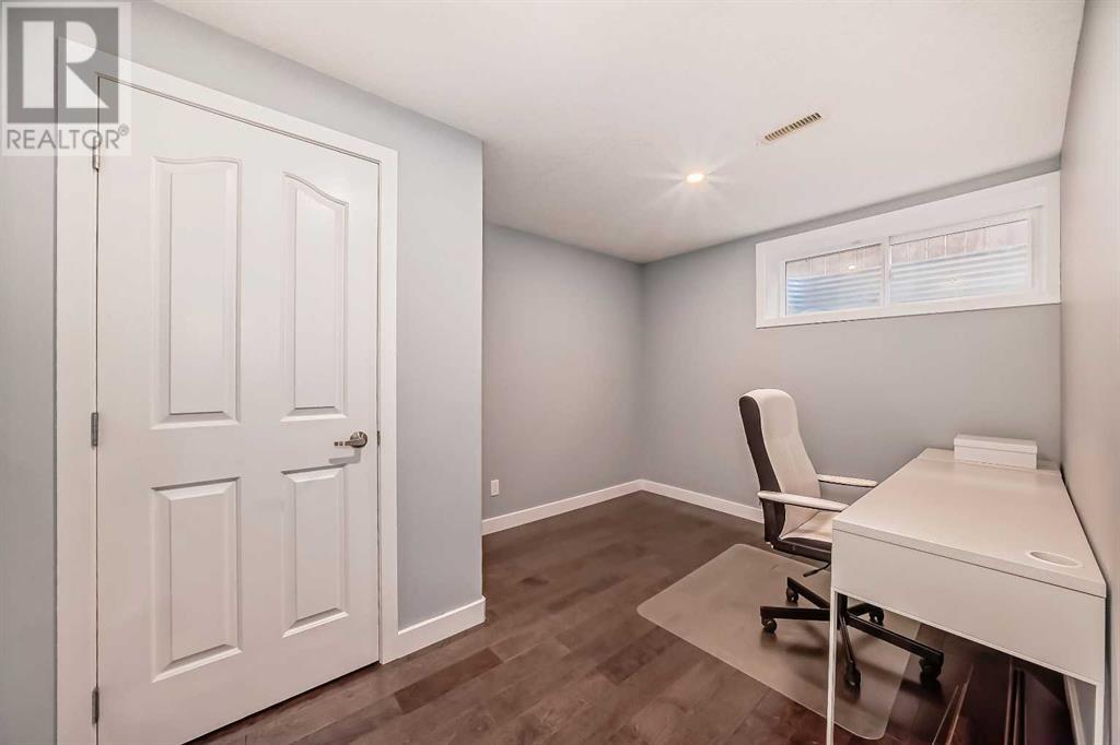 180 Panatella Close Nw, Calgary, Alberta  T3K 6B3 - Photo 25 - A2177058