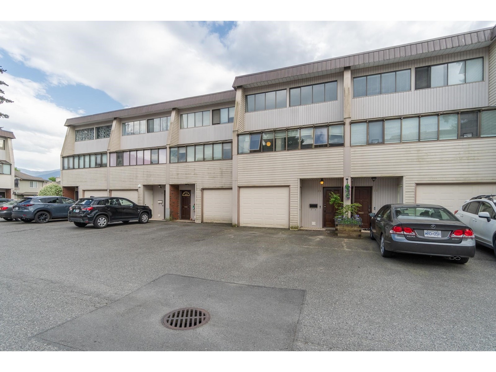 Property at 15 9446 HAZEL STREET image 3