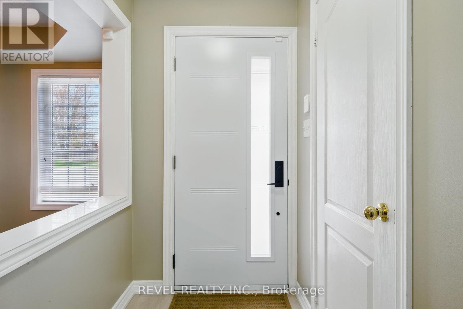 100 Ashbury Boulevard, Ajax (South East), Ontario  L1Z 1N1 - Photo 7 - E12142022