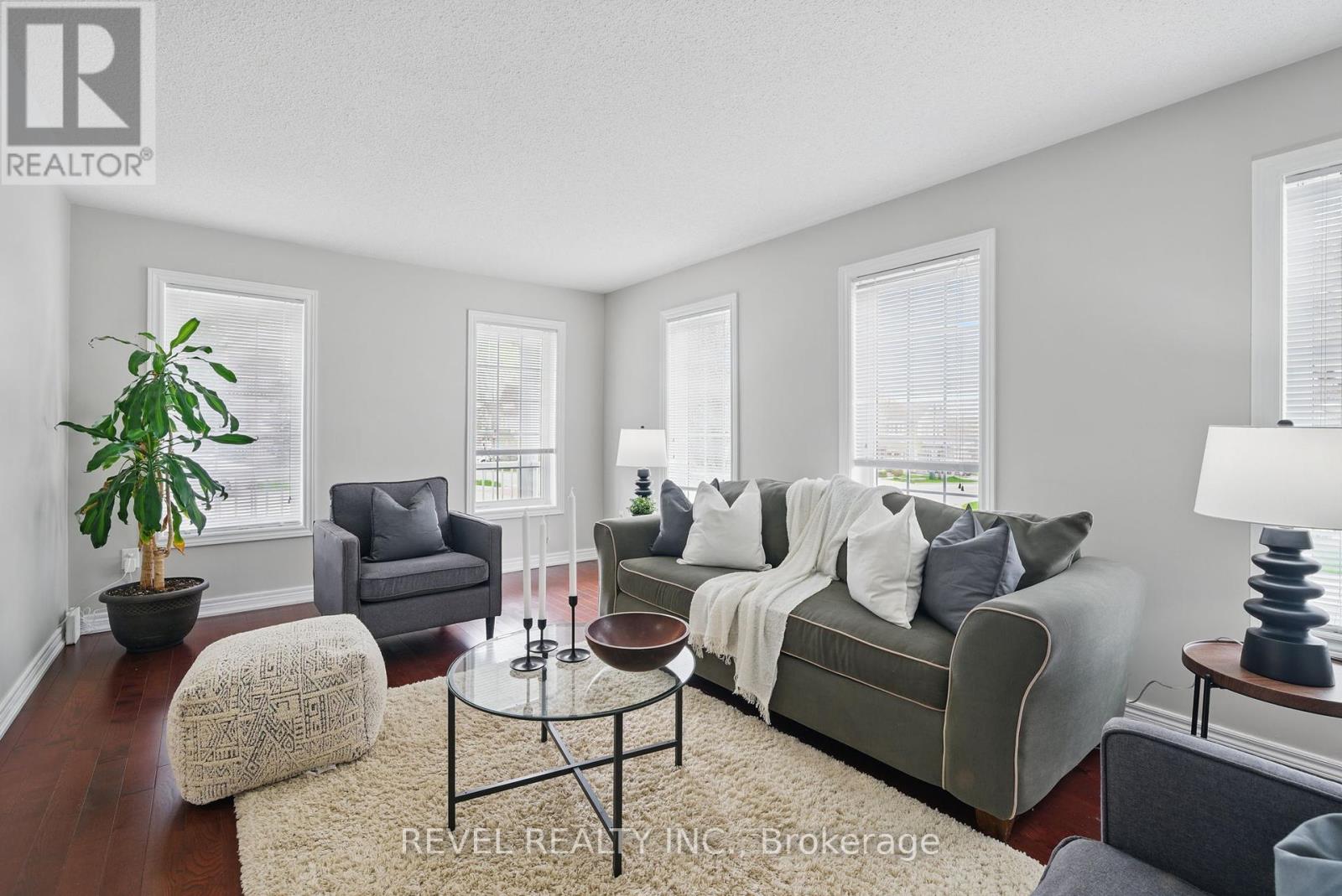 100 Ashbury Boulevard, Ajax (South East), Ontario  L1Z 1N1 - Photo 8 - E12142022