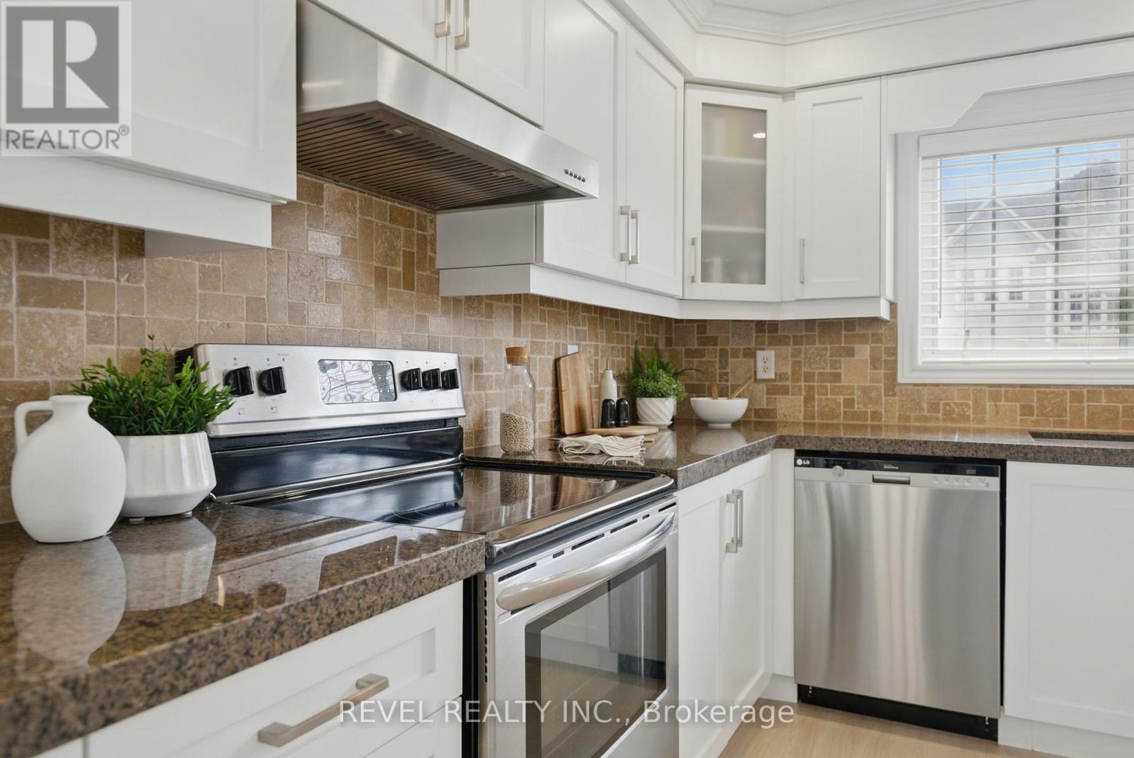 100 Ashbury Boulevard, Ajax (South East), Ontario  L1Z 1N1 - Photo 15 - E12142022