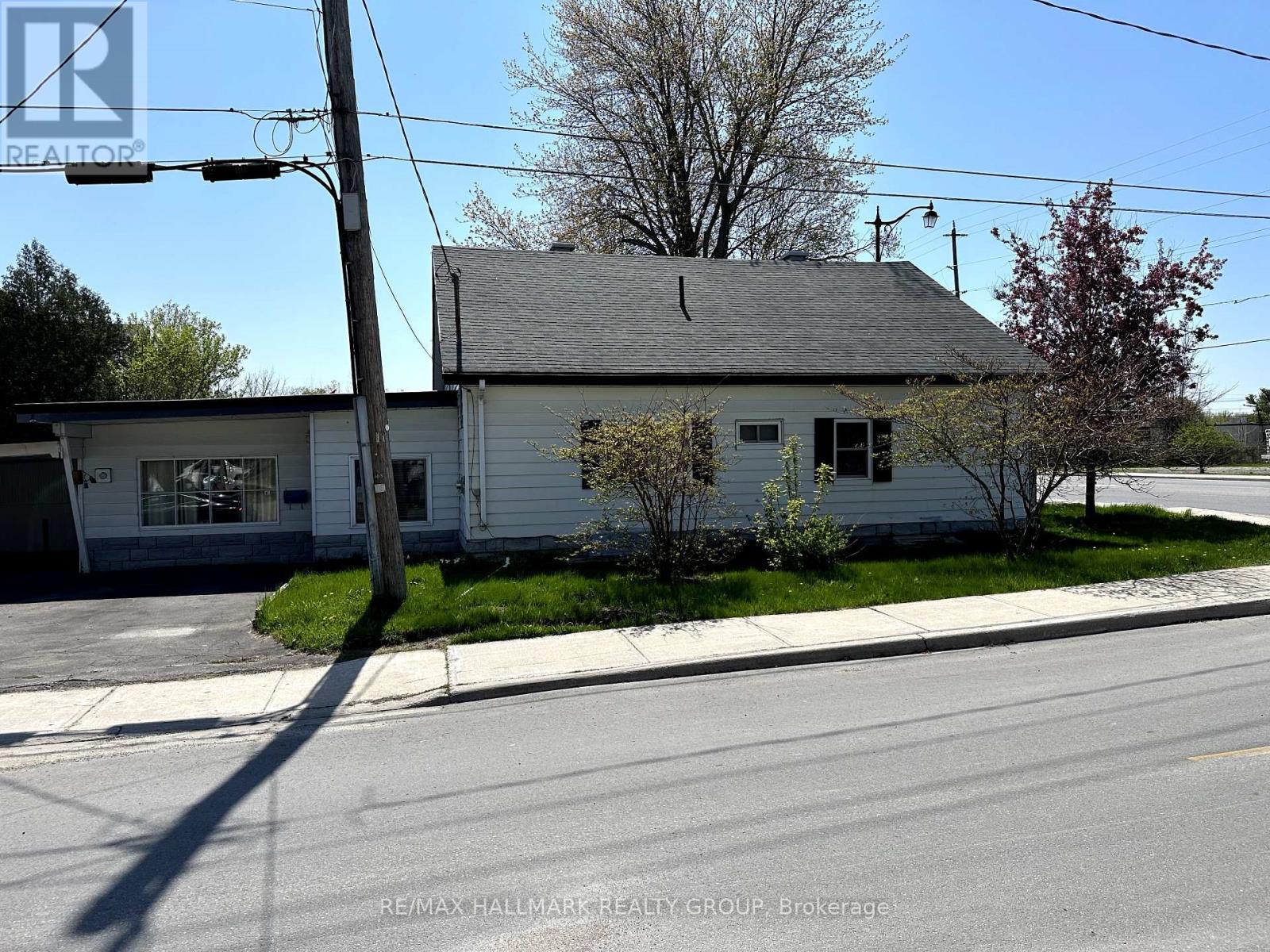 103 Wilson Street W, Perth, Ontario  K7H 2P1 - Photo 3 - X12142249