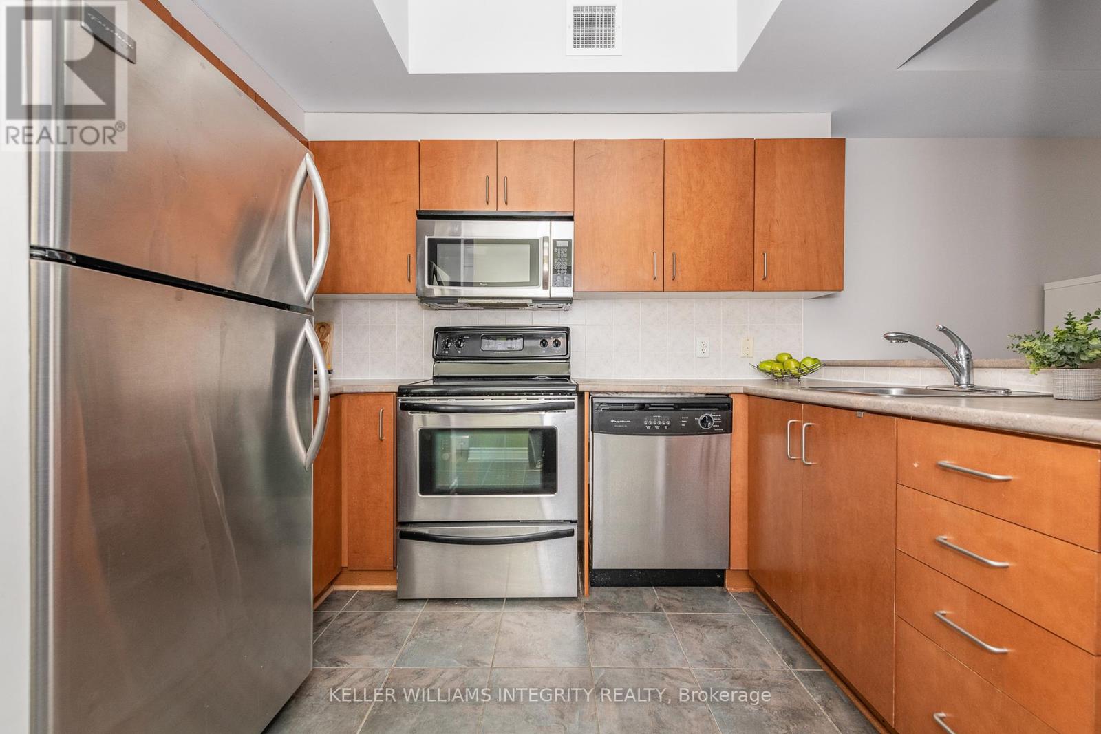 1603 - 200 Rideau Street, Ottawa, Ontario  K1N 5Y1 - Photo 7 - X12142376