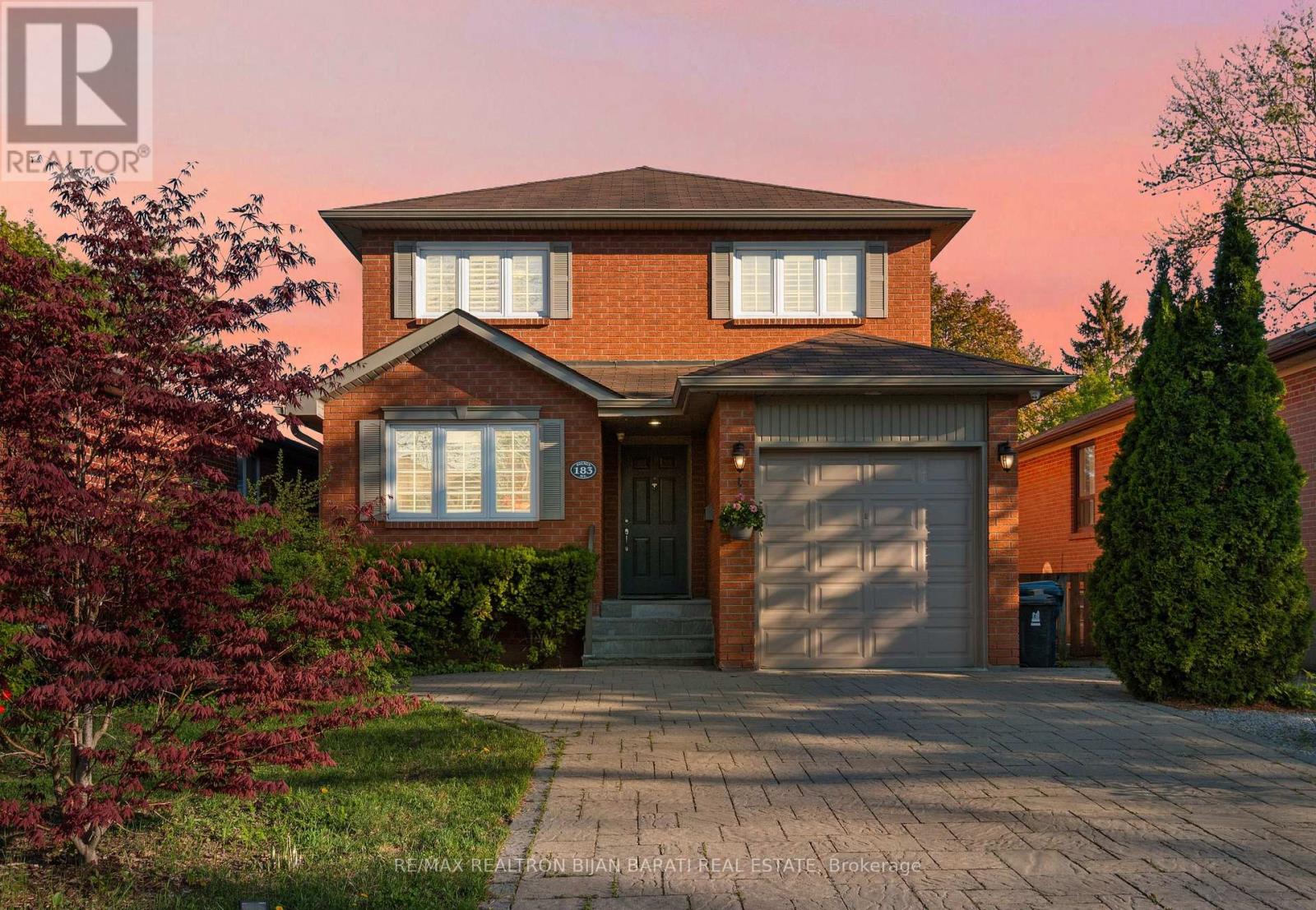 183 HOLMES AVENUE, Toronto, Ontario