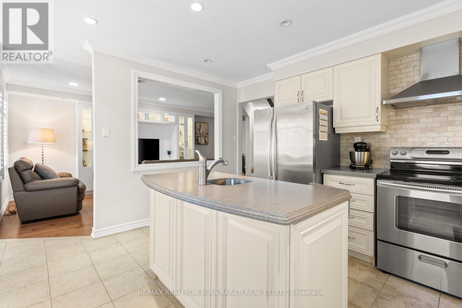 183 Holmes Avenue, Toronto, Ontario  M2N 4M7 - Photo 14 - C12142171