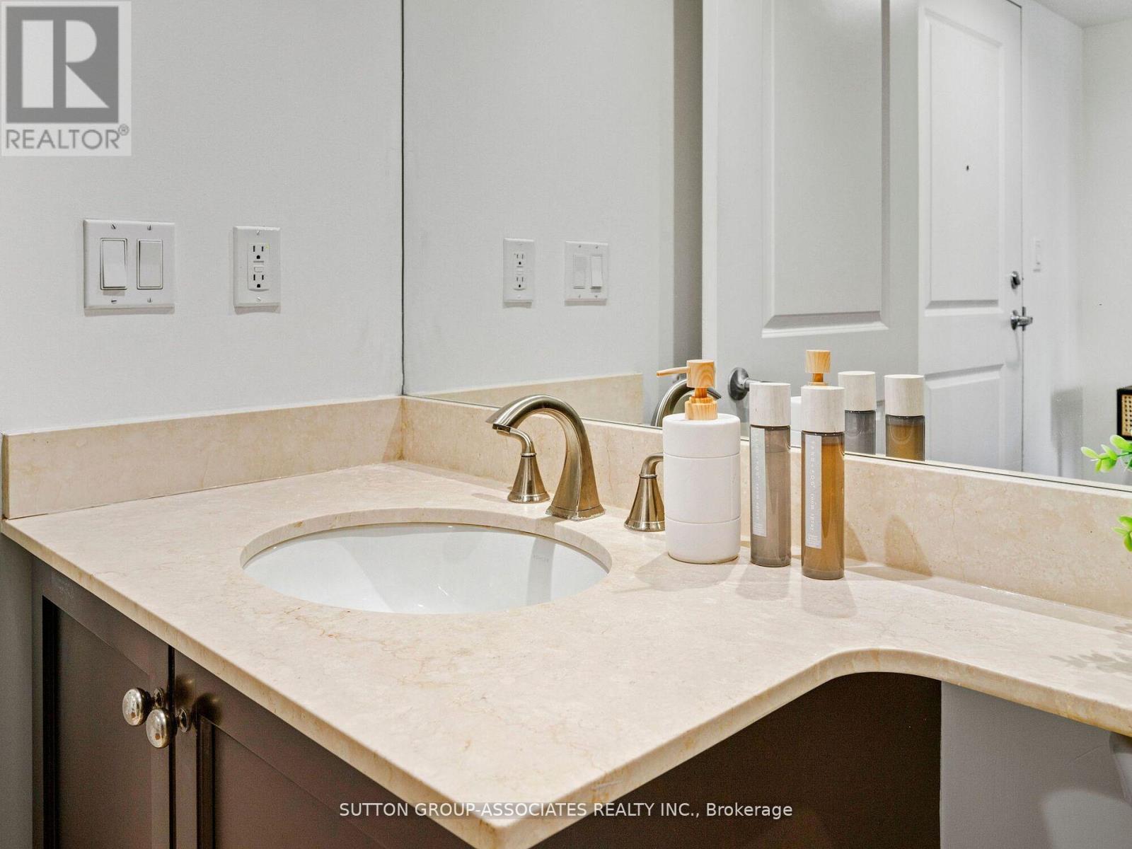 320 - 900 Mount Pleasant Road, Toronto, Ontario  M4P 3J9 - Photo 26 - C12142189
