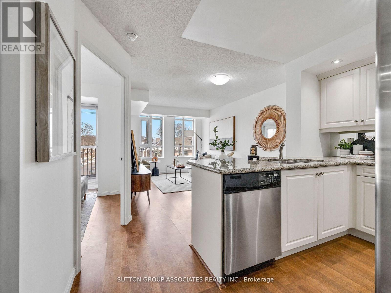 320 - 900 Mount Pleasant Road, Toronto, Ontario  M4P 3J9 - Photo 4 - C12142189