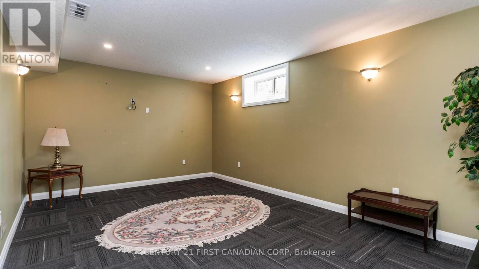 102 Caverhill Crescent, Middlesex Centre, Ontario  N0L 1R0 - Photo 35 - X12142385