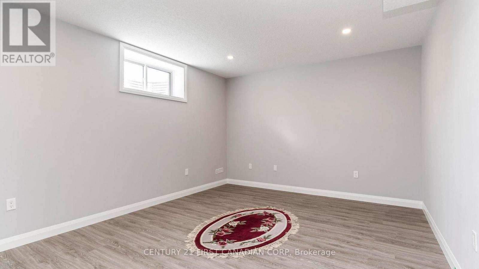 102 Caverhill Crescent, Middlesex Centre, Ontario  N0L 1R0 - Photo 33 - X12142385