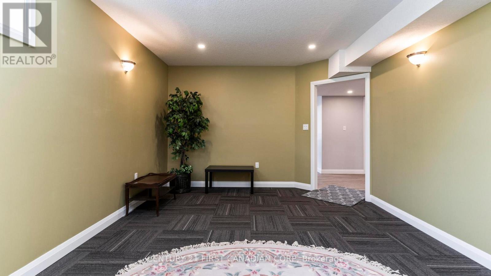 102 Caverhill Crescent, Middlesex Centre, Ontario  N0L 1R0 - Photo 36 - X12142385
