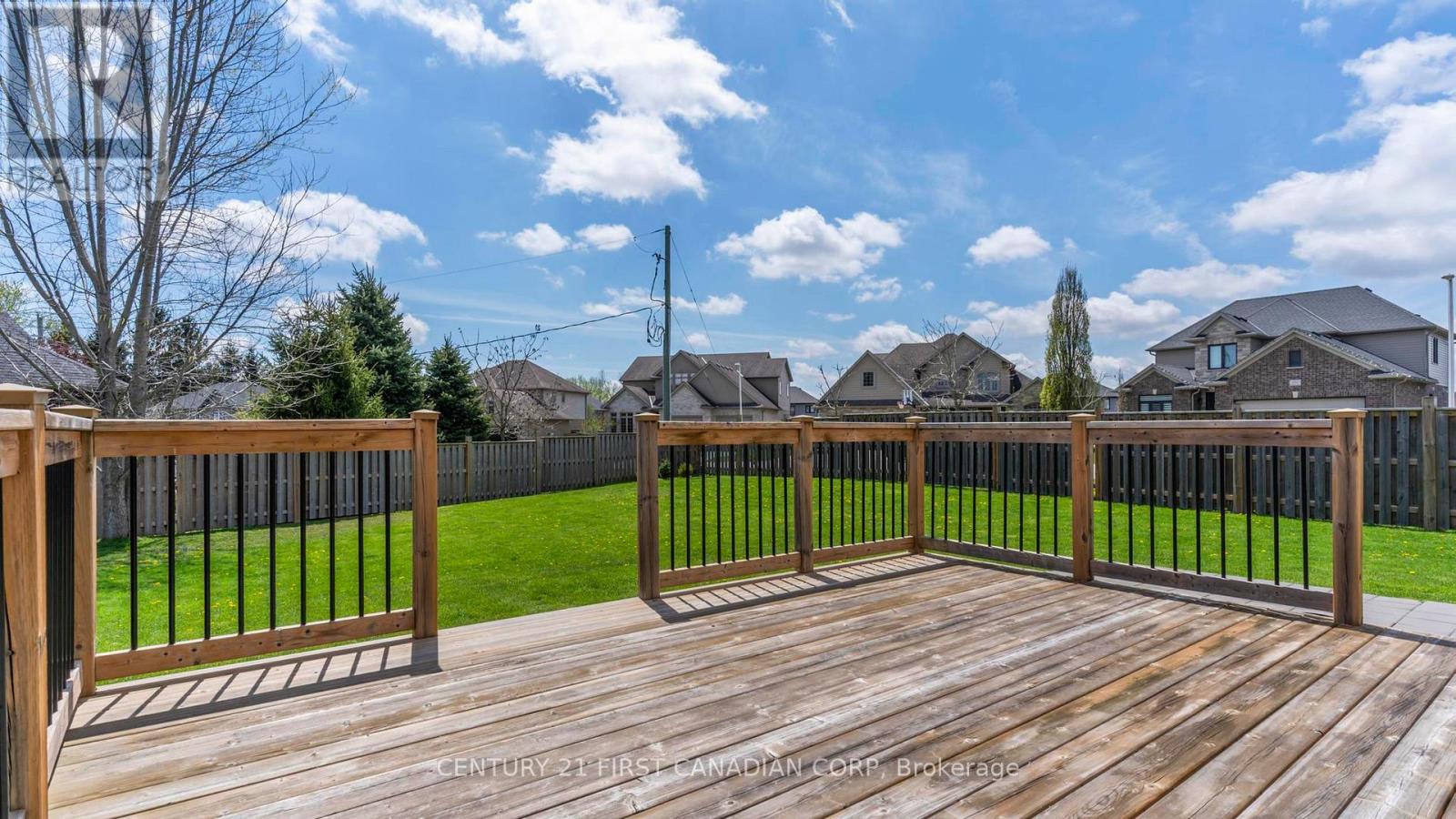 102 Caverhill Crescent, Middlesex Centre, Ontario  N0L 1R0 - Photo 39 - X12142385