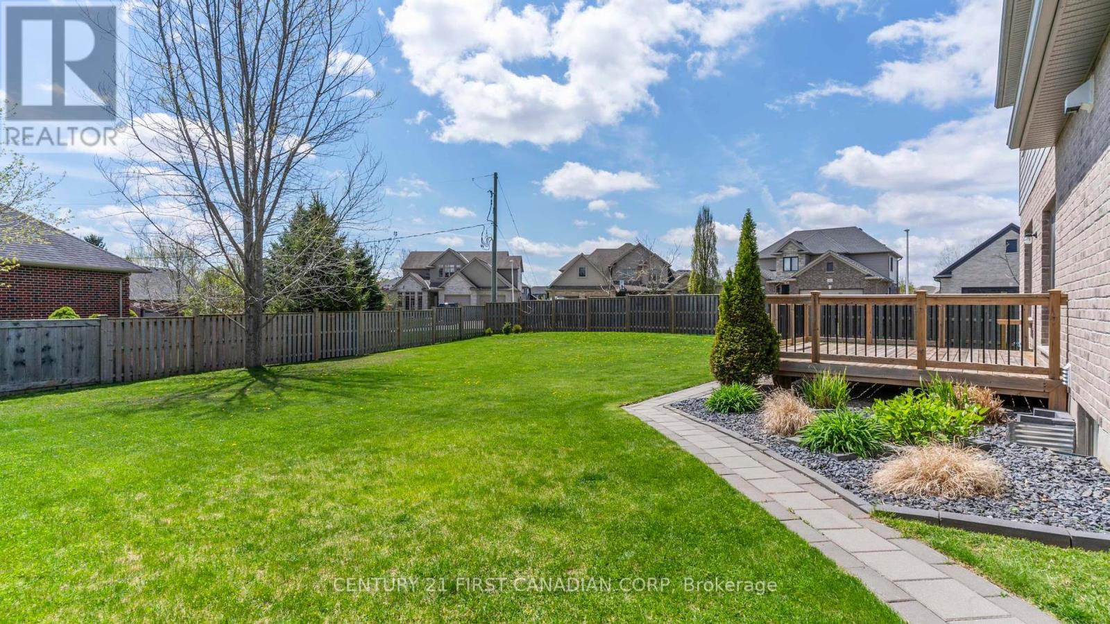102 Caverhill Crescent, Middlesex Centre, Ontario  N0L 1R0 - Photo 43 - X12142385