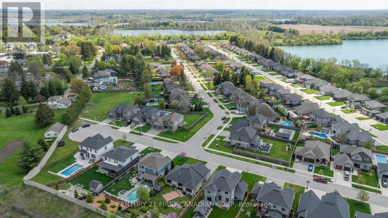 102 Caverhill Crescent, Middlesex Centre, Ontario  N0L 1R0 - Photo 47 - X12142385