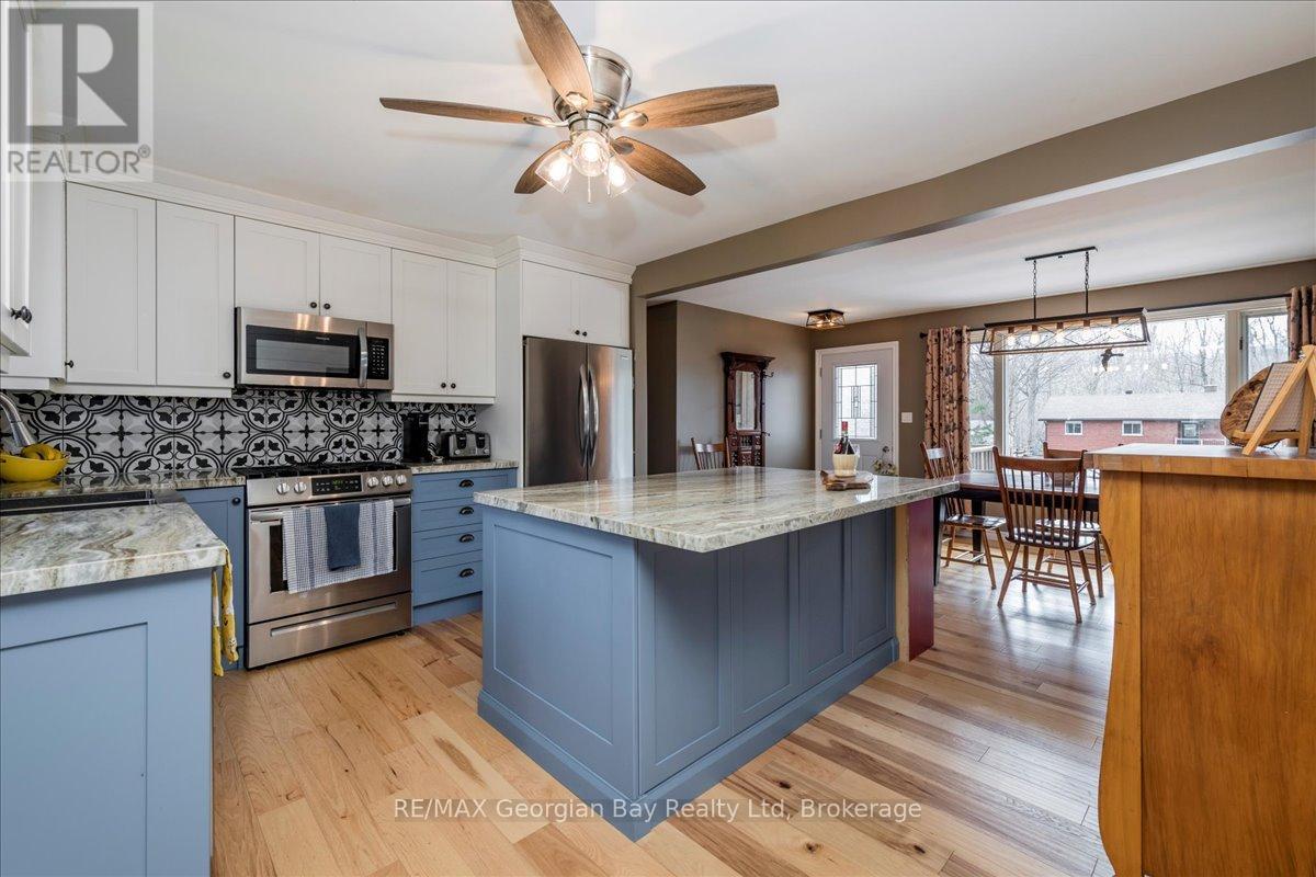 16 Mundy Avenue, Tiny, Ontario  L9M 0B5 - Photo 10 - S12142291