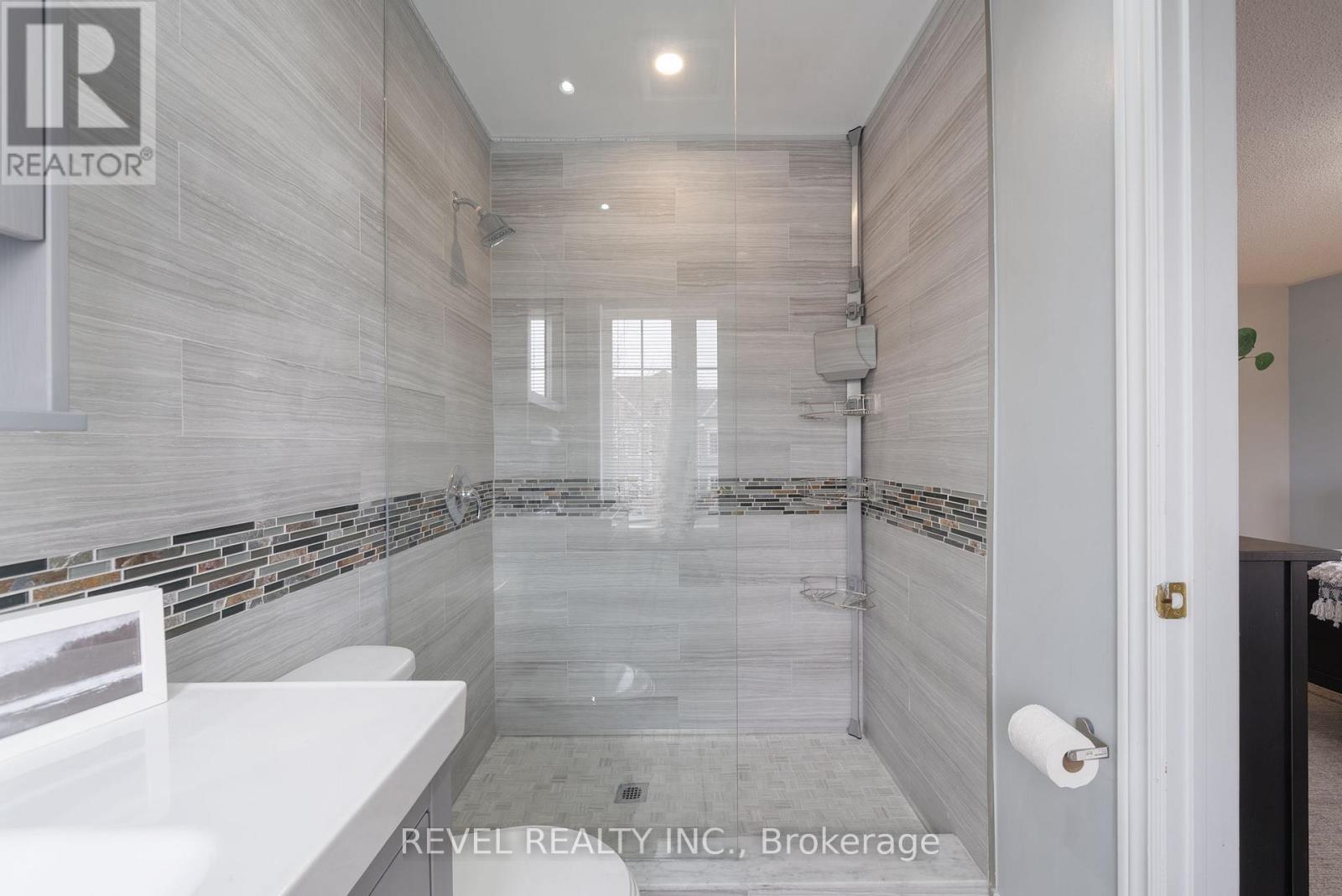 100 Ashbury Boulevard, Ajax (South East), Ontario  L1Z 1N1 - Photo 31 - E12142022