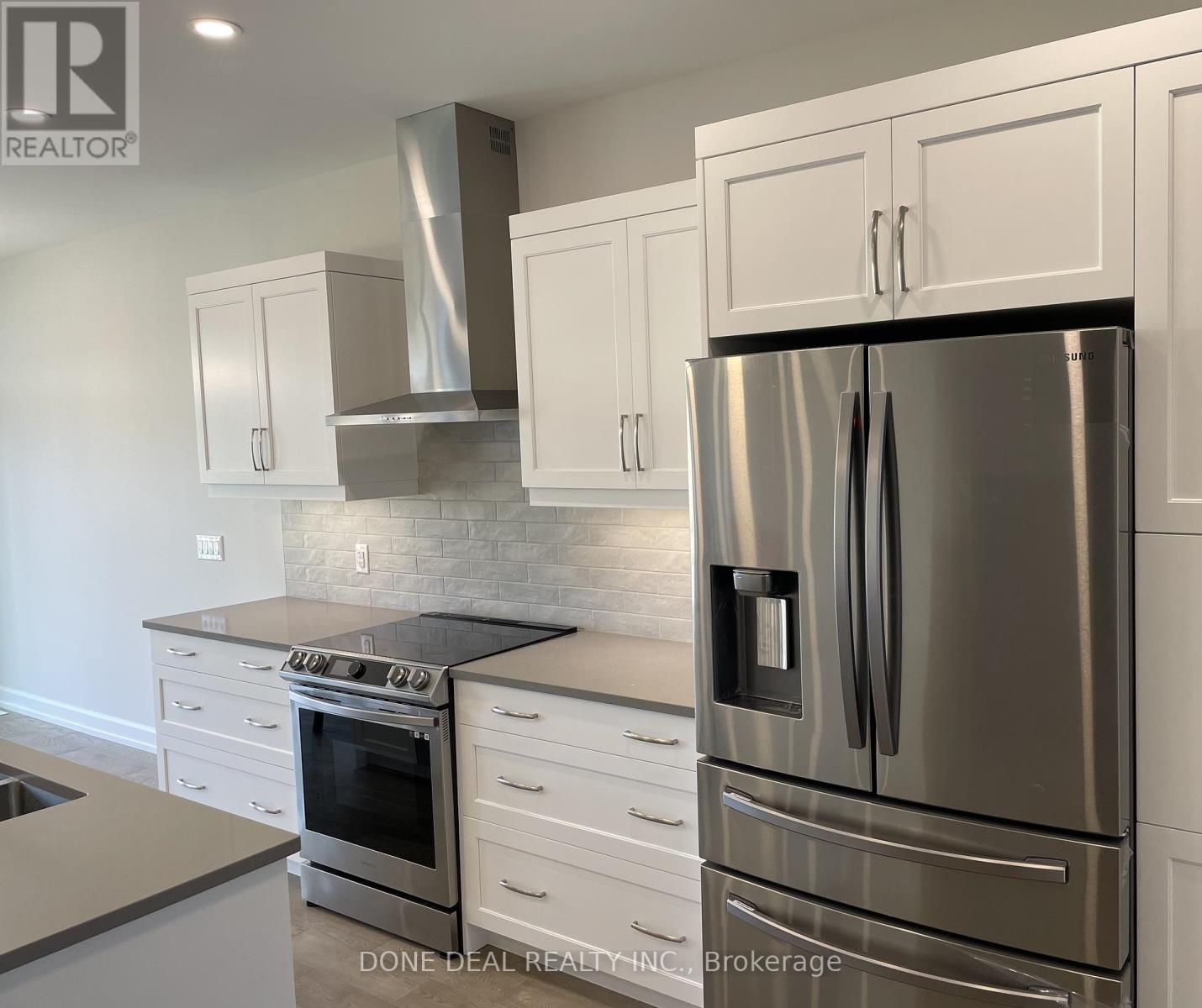 7166 Parsa Street, Niagara Falls, Ontario  L2H 3T2 - Photo 6 - X12138834