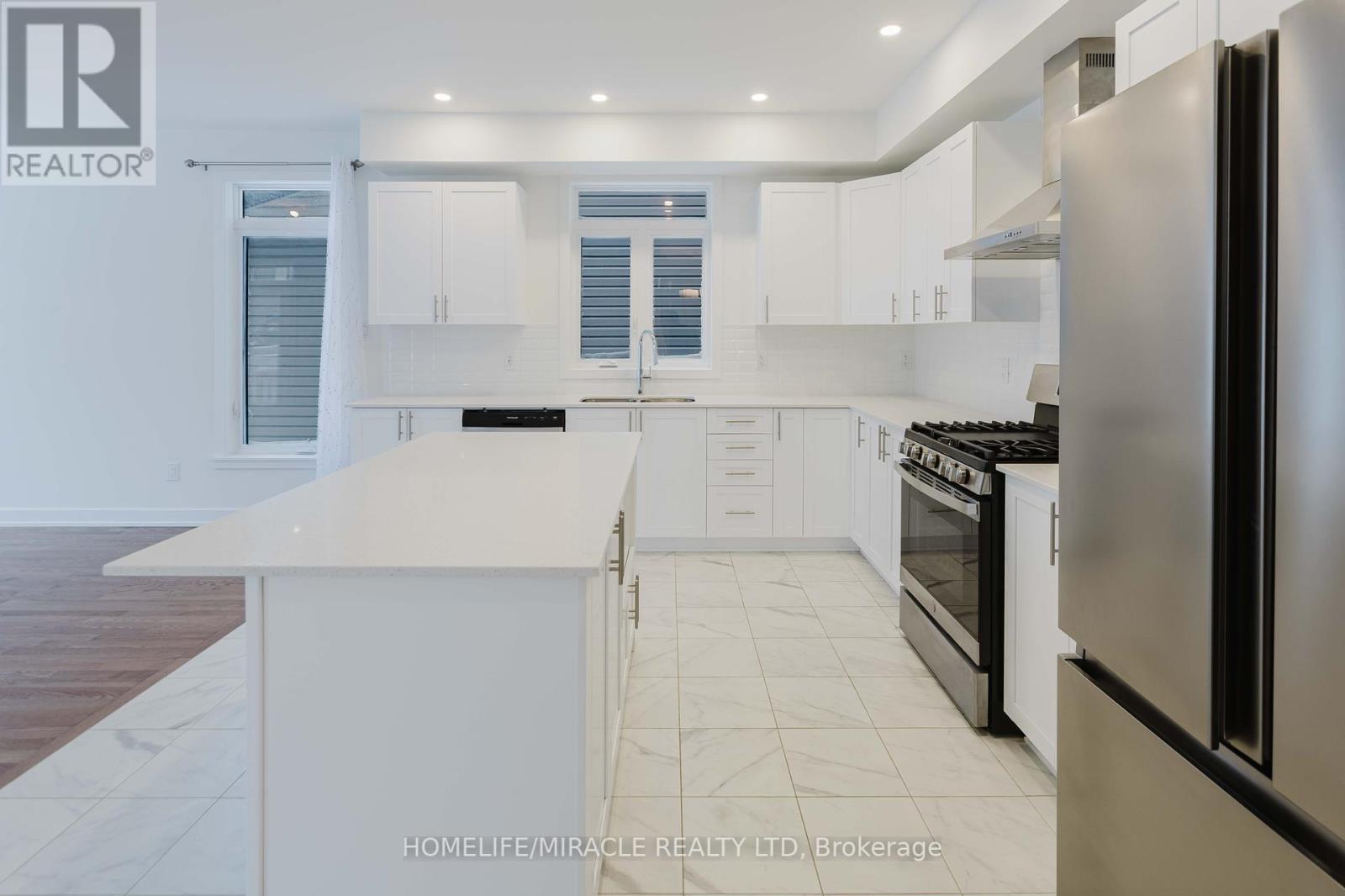815 Wooler Place, Ottawa, Ontario  K1T 0X2 - Photo 13 - X12142068