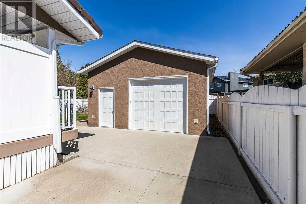 12 Taylor Boulevard Se, Medicine Hat, Alberta  T1B 4A5 - Photo 47 - A2220351