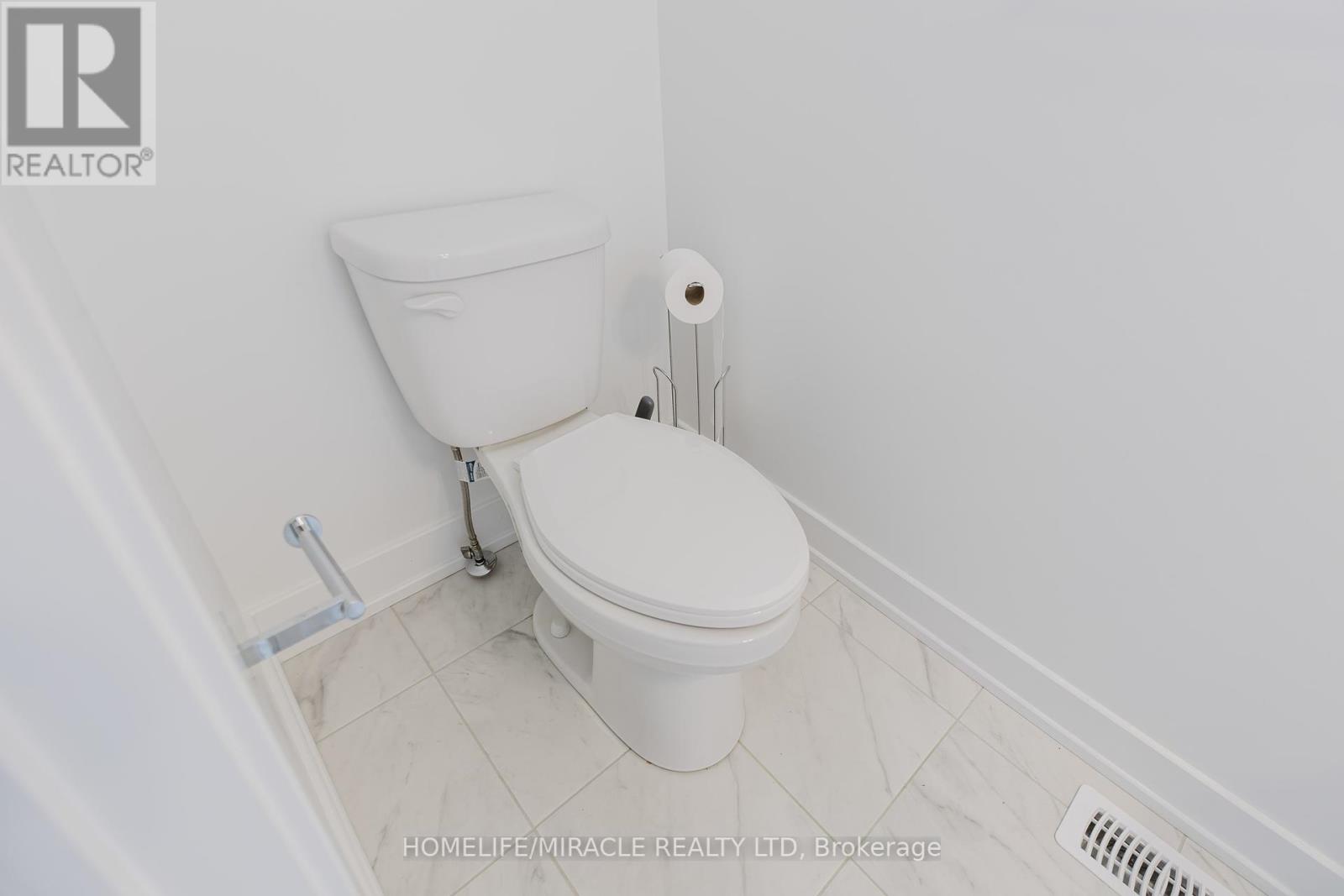 815 Wooler Place, Ottawa, Ontario  K1T 0X2 - Photo 5 - X12142068