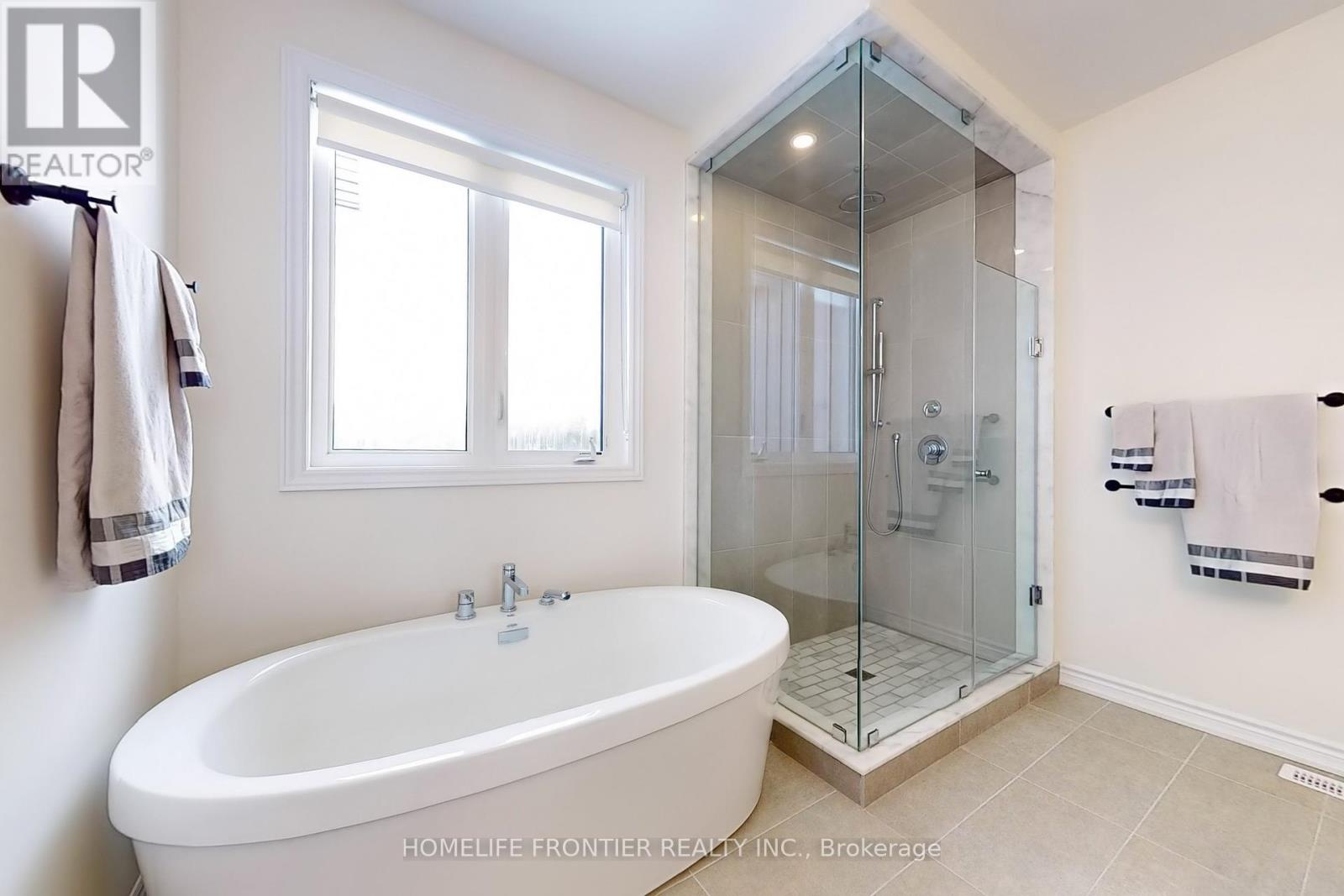256 Ramblewood Drive, Wasaga Beach, Ontario  L9Z 3A5 - Photo 14 - S12142186