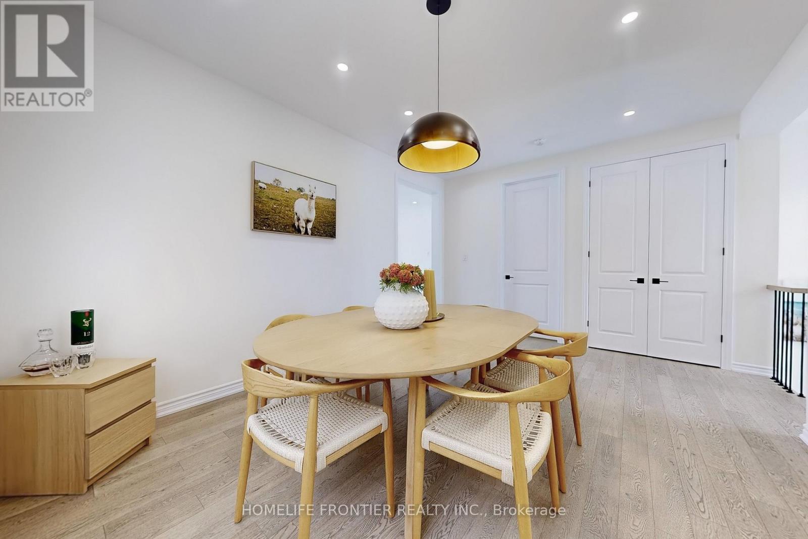 256 Ramblewood Drive, Wasaga Beach, Ontario  L9Z 3A5 - Photo 6 - S12142186