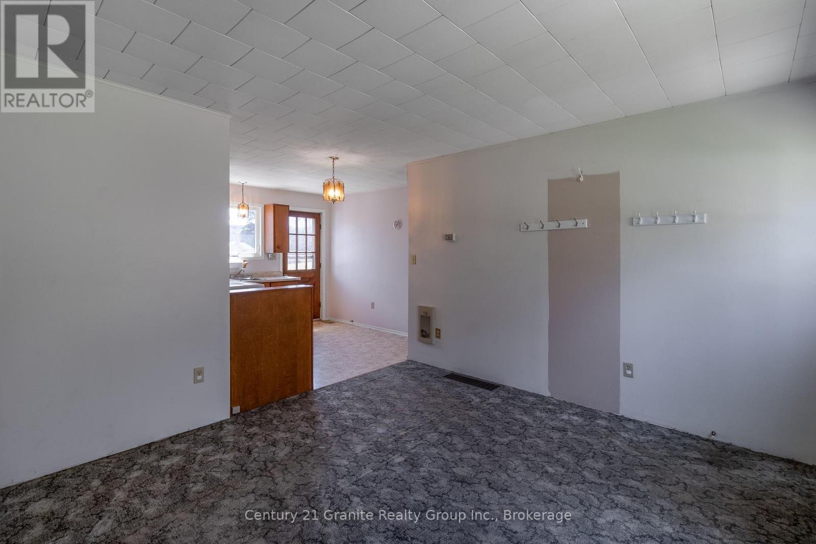 6739 Gelert Road, Dysart Et Al, Ontario  K0M 1S0 - Photo 25 - X12142344