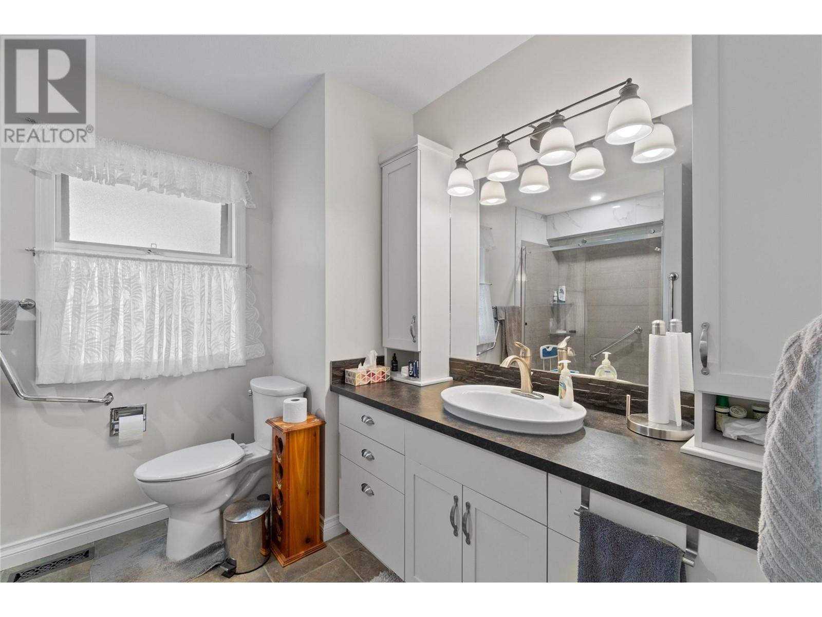 Property at 1120 12 Street NE Unit# 2 image 5