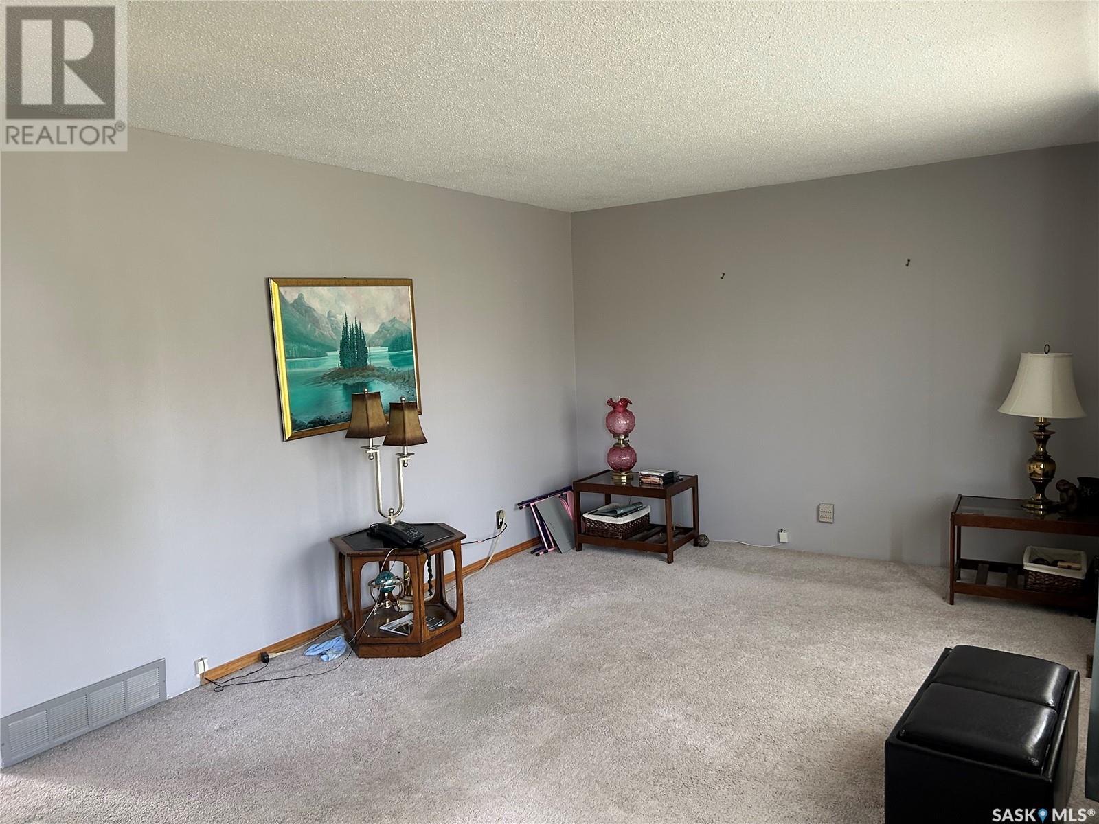 Property at 1351 6th AVENUE NW image 3