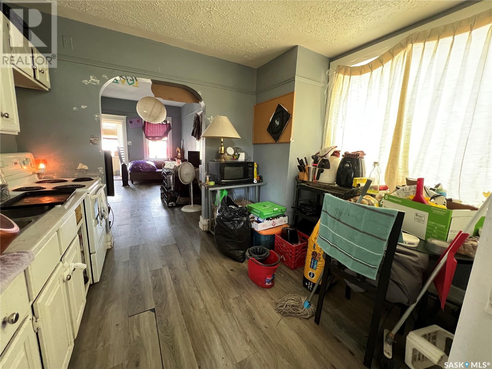 Property at 1923 20th STREET W image 3
