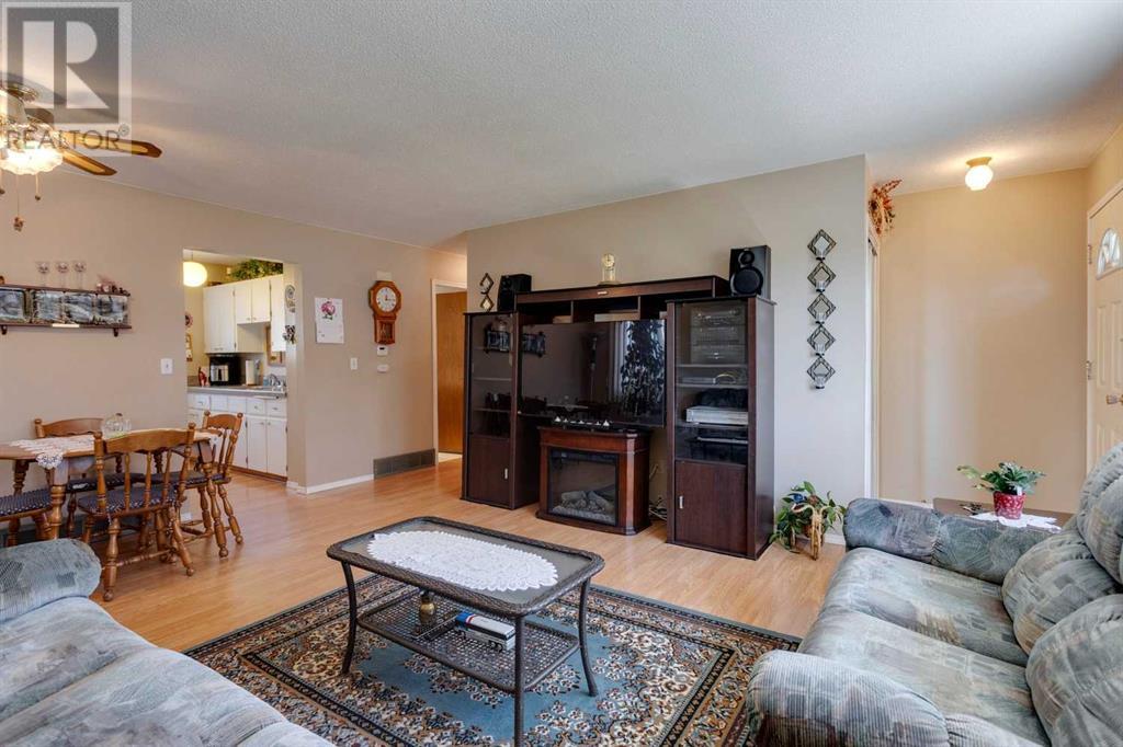 183 Dovercliffe Way Se, Calgary, Alberta  T2B 1W6 - Photo 3 - A2217336