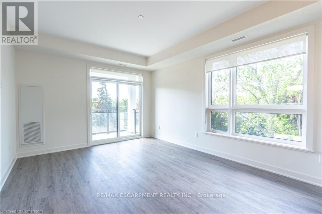 306 - 320 Plains Road E, Burlington, Ontario  L7T 0C1 - Photo 12 - W12142173