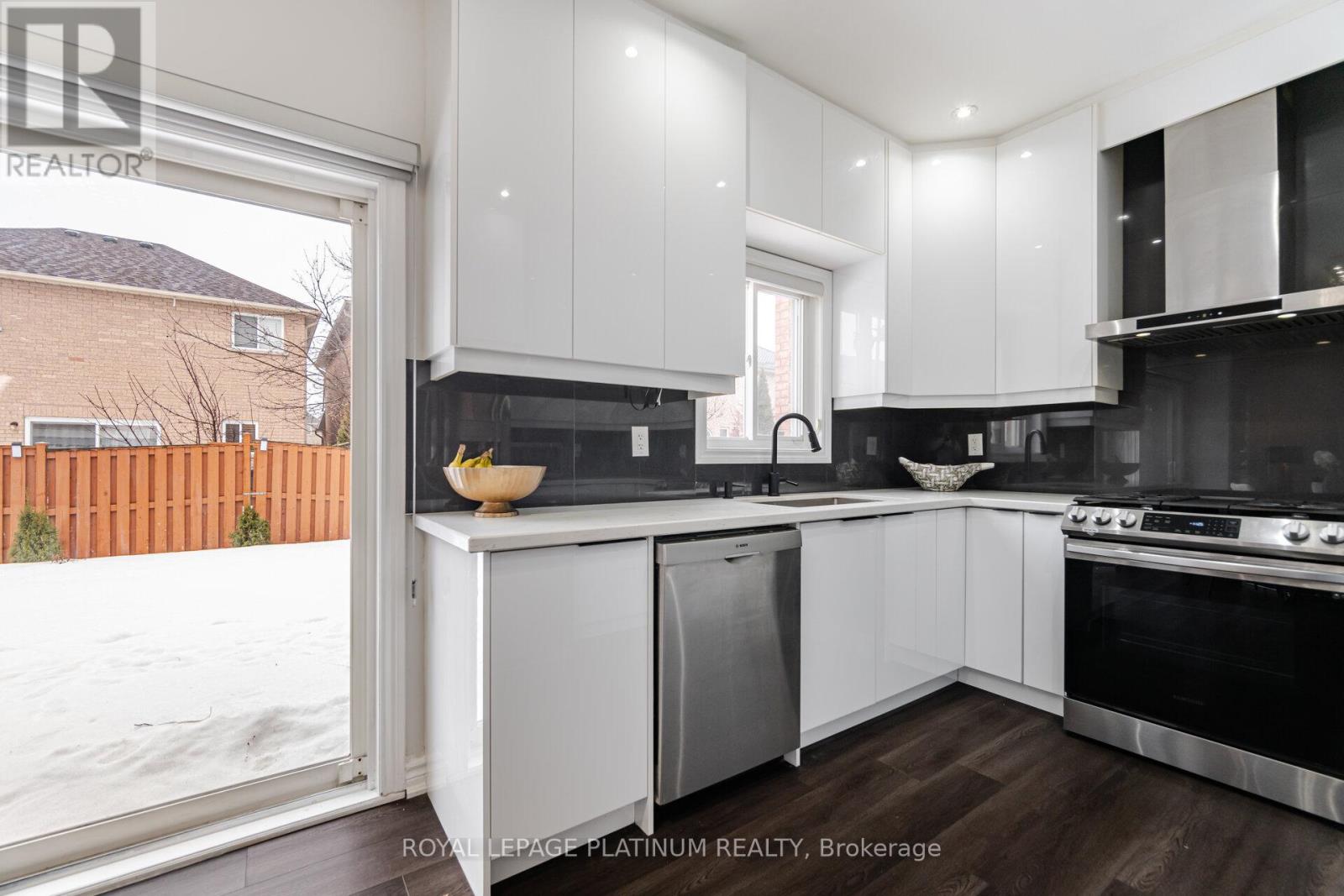 19 Dolly Varden Drive, Brampton (Sandringham-Wellington), Ontario  L6R 3K3 - Photo 15 - W12142205