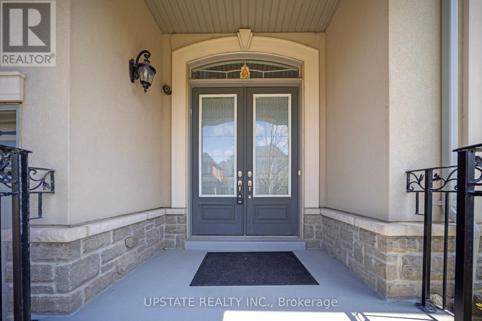 17 Annual Circle, Brampton, Ontario  L6X 2M2 - Photo 4 - W12142227