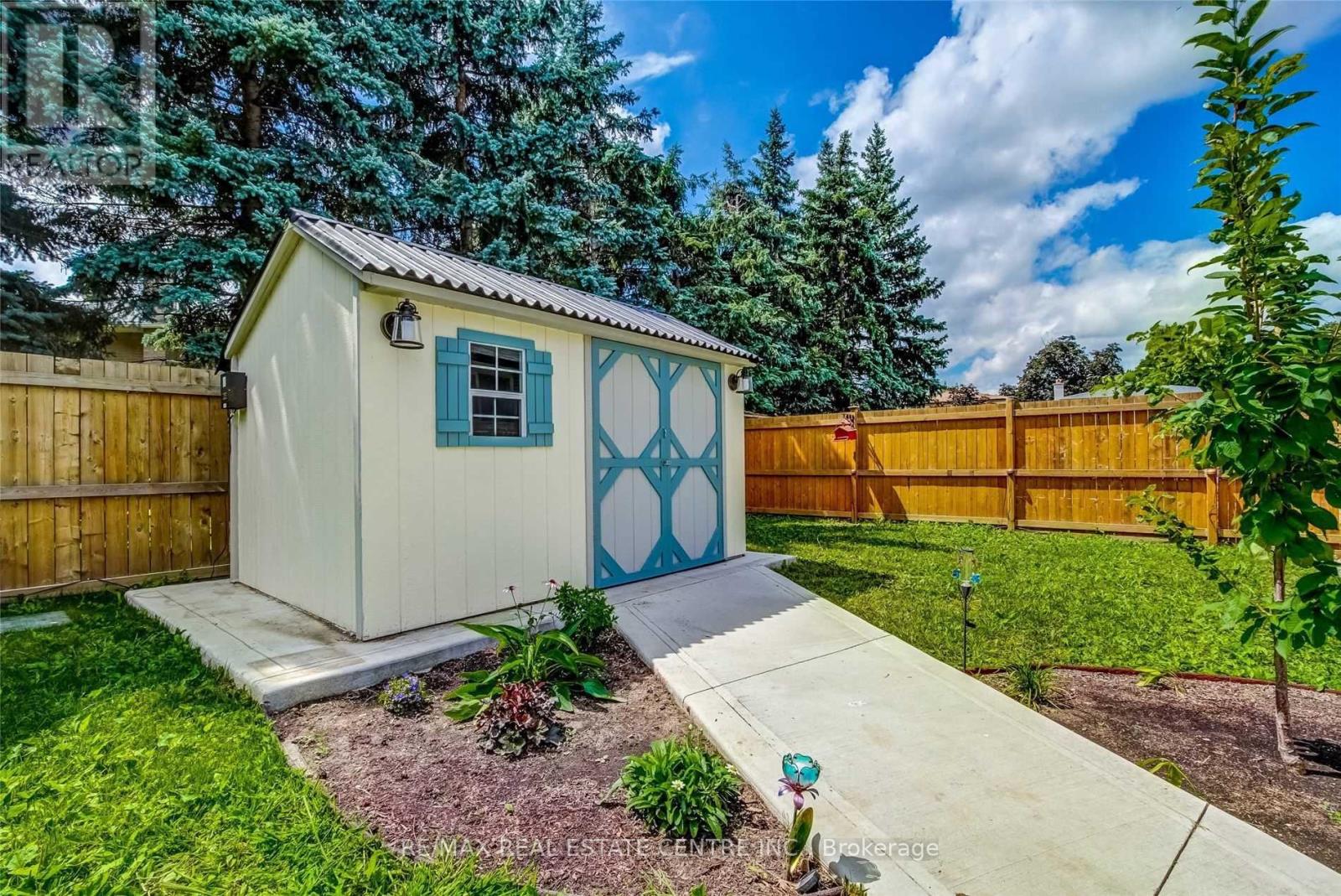Upper - 165 Mcmurchy Avenue S, Brampton, Ontario  L6Y 1Y9 - Photo 22 - W12142236