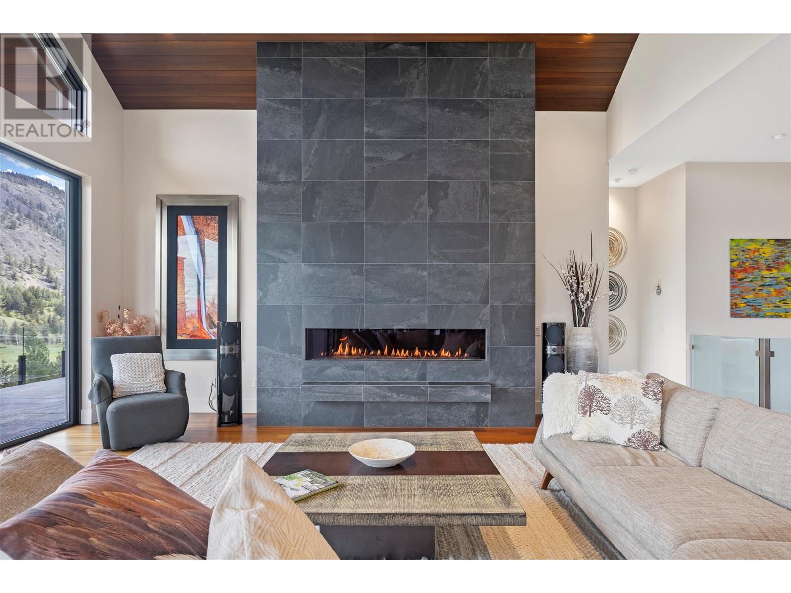 Property at 920 Stockley Street image 3
