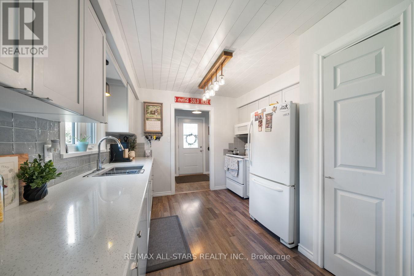 44 Blackwater Road, Brock, Ontario  L0C 1H0 - Photo 8 - N12142443