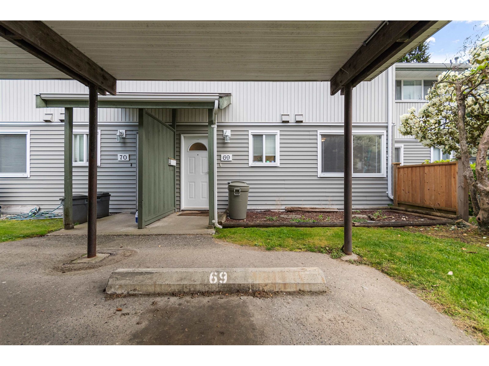 69 45185 Wolfe Road, Chilliwack Proper West, Chilliwack, British Columbia  V2P 1V5 - Photo 2 - R3000426