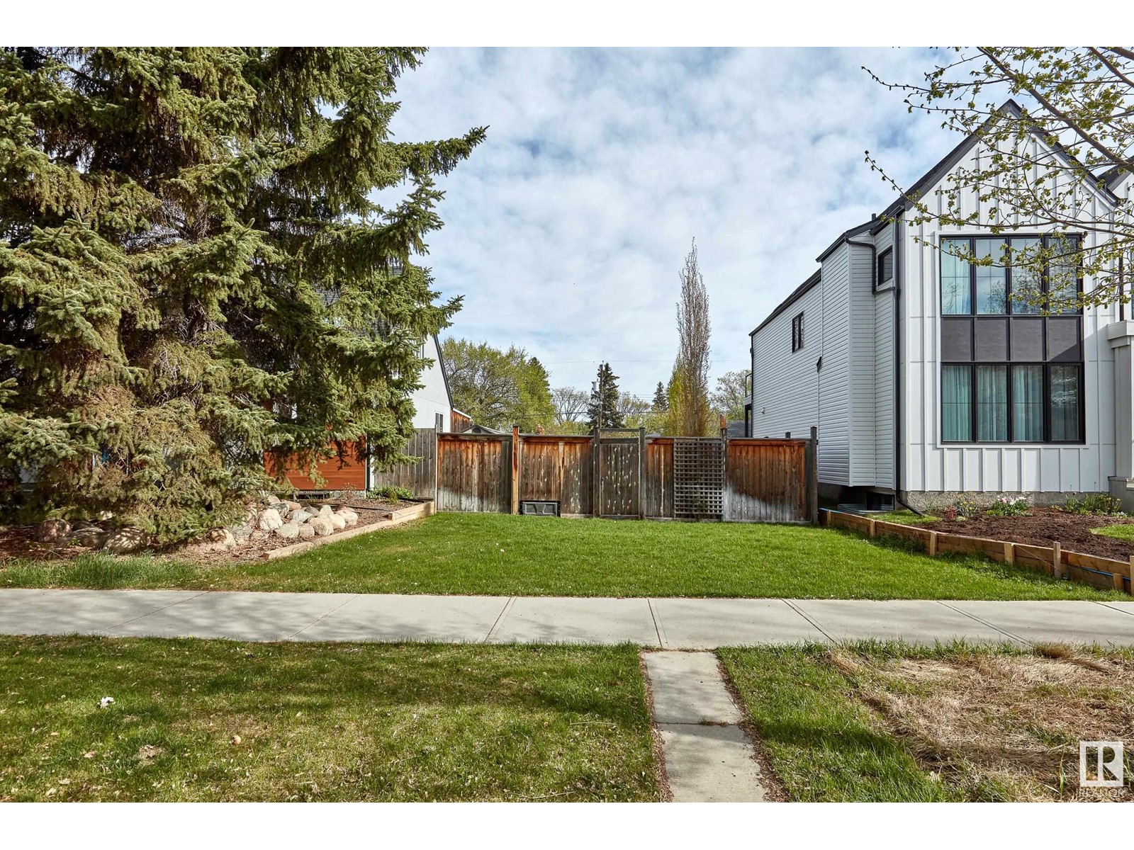 Property at 9124 78 AV NW image 1