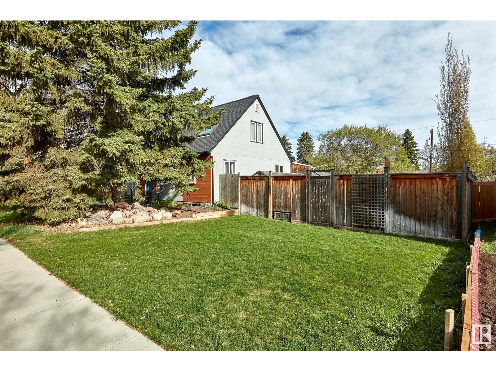 Property at 9124 78 AV NW image 5