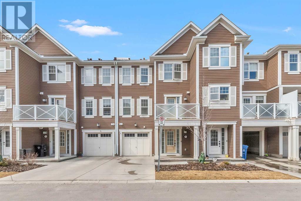 Property at 71 CITYSCAPE Court NE image 1