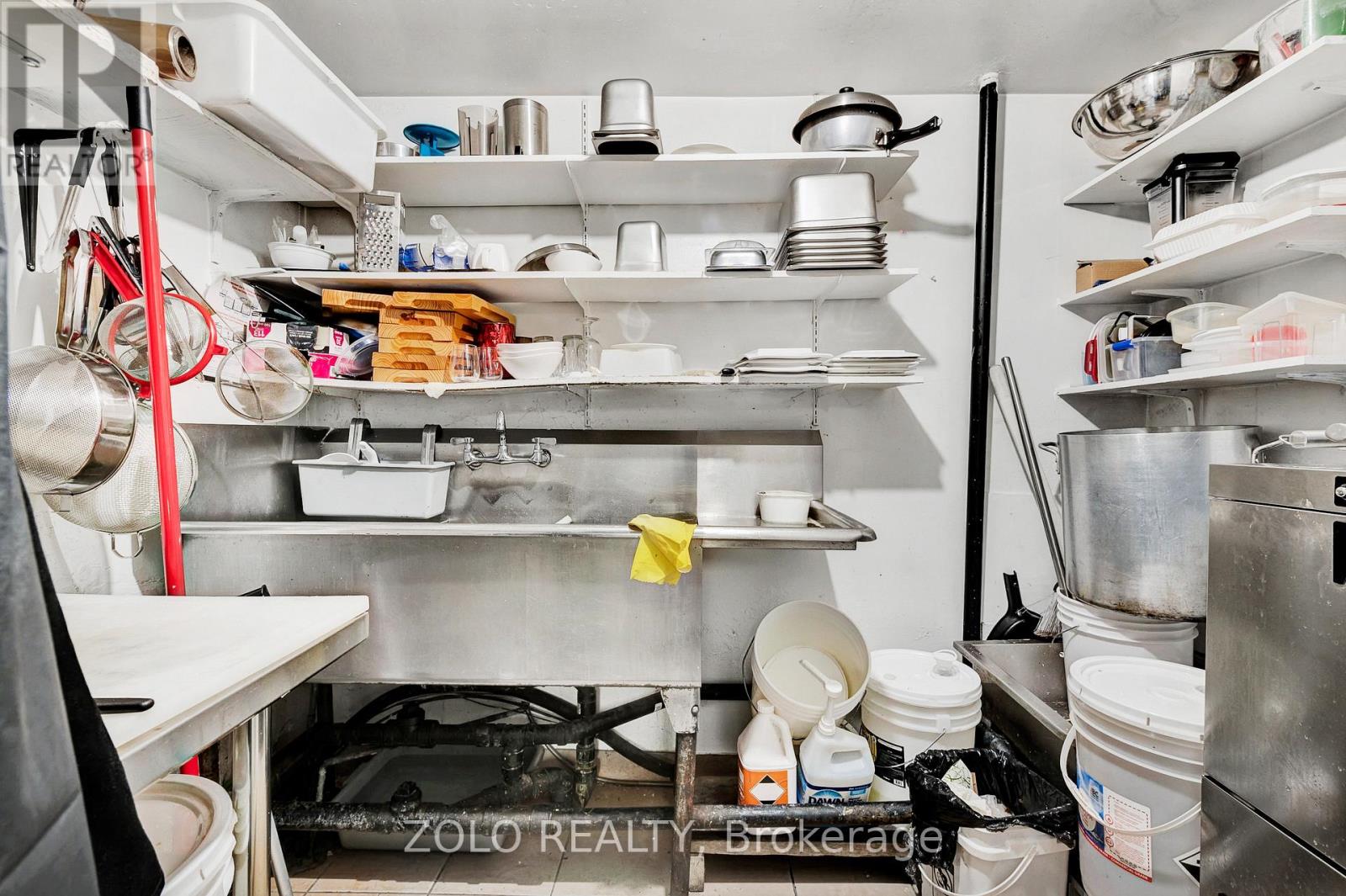 695 College Street, Toronto, Ontario  M6G 1B9 - Photo 13 - C12142309