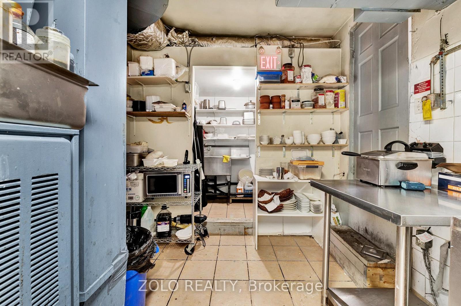 695 College Street, Toronto, Ontario  M6G 1B9 - Photo 17 - C12142309