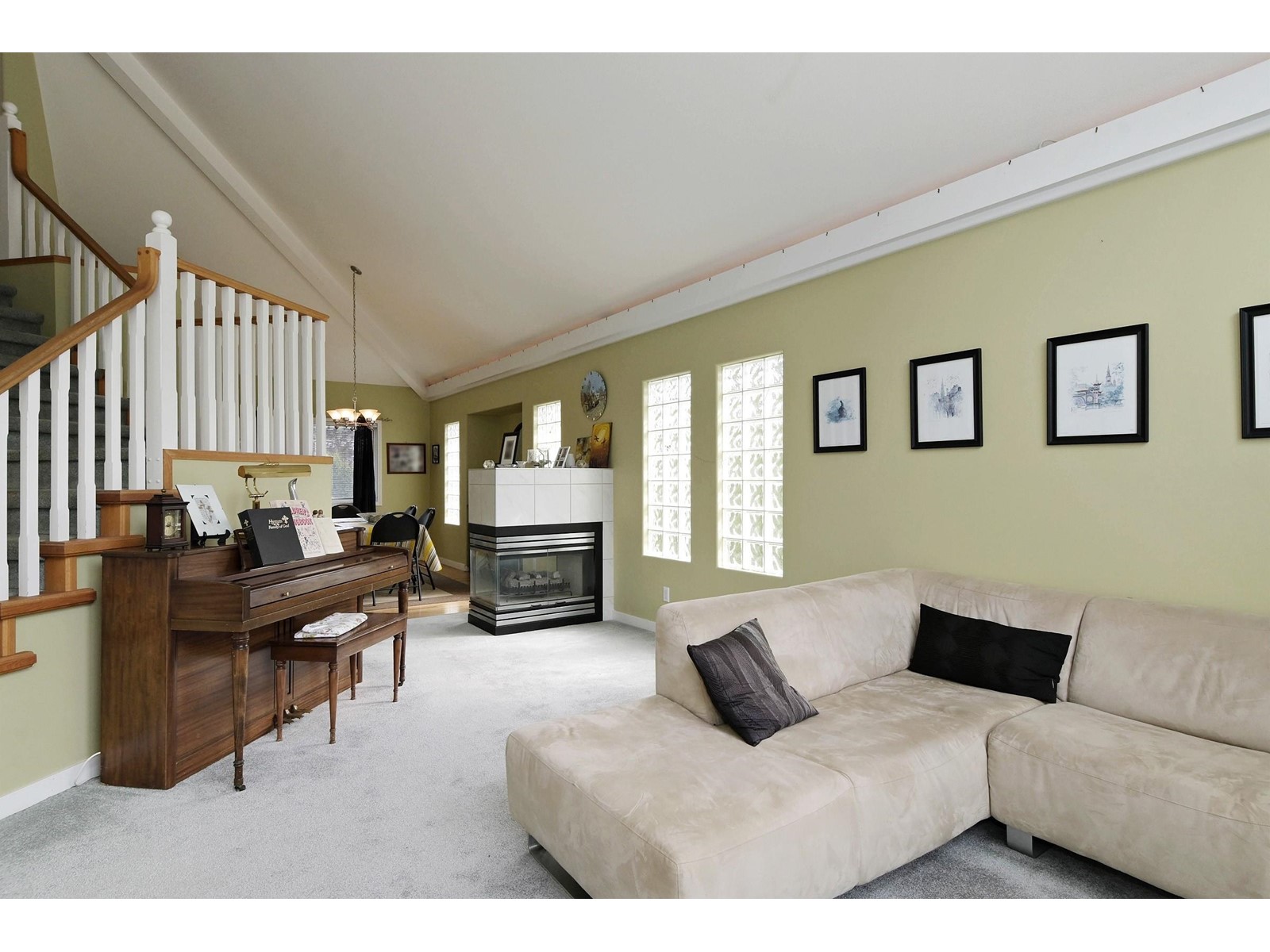 8164 Sumac Place, Mission, British Columbia  V2V 5R6 - Photo 5 - R3000576