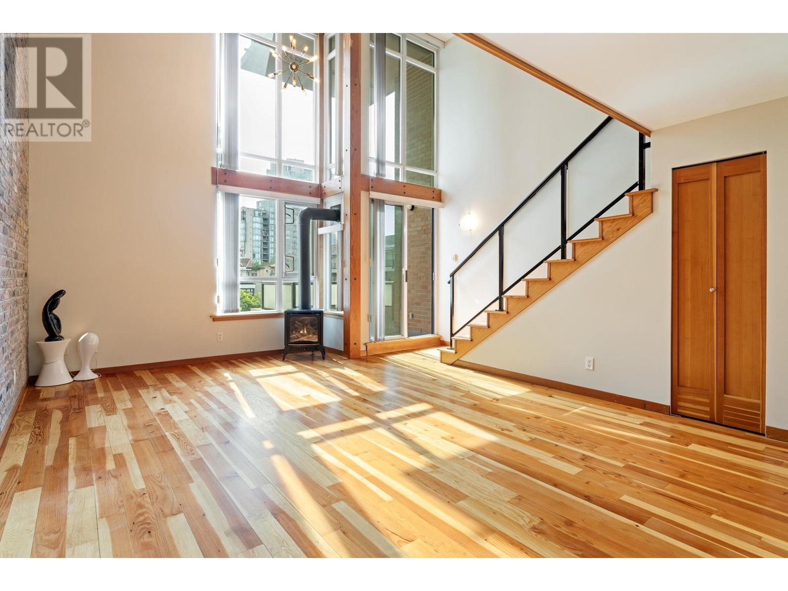 201 10 Renaissance Square, New Westminster, British Columbia  V3M 7B1 - Photo 10 - R3001423