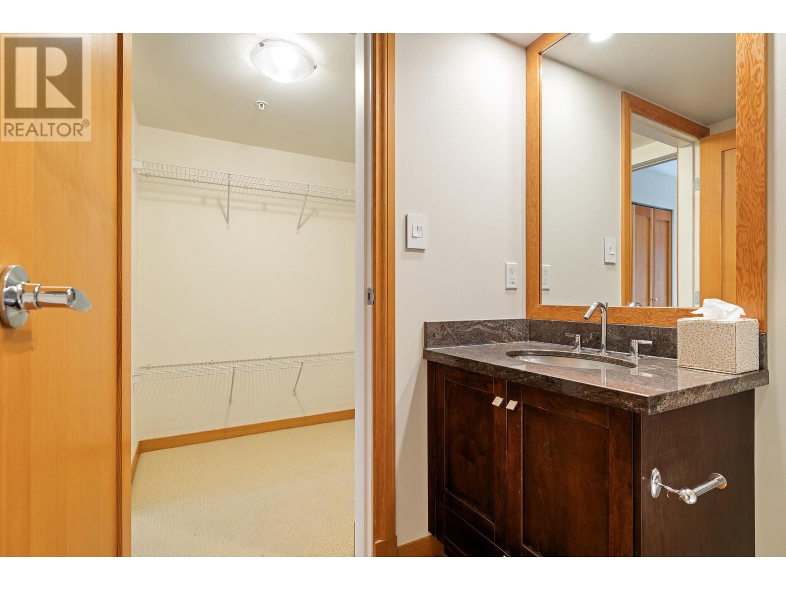 201 10 Renaissance Square, New Westminster, British Columbia  V3M 7B1 - Photo 19 - R3001423